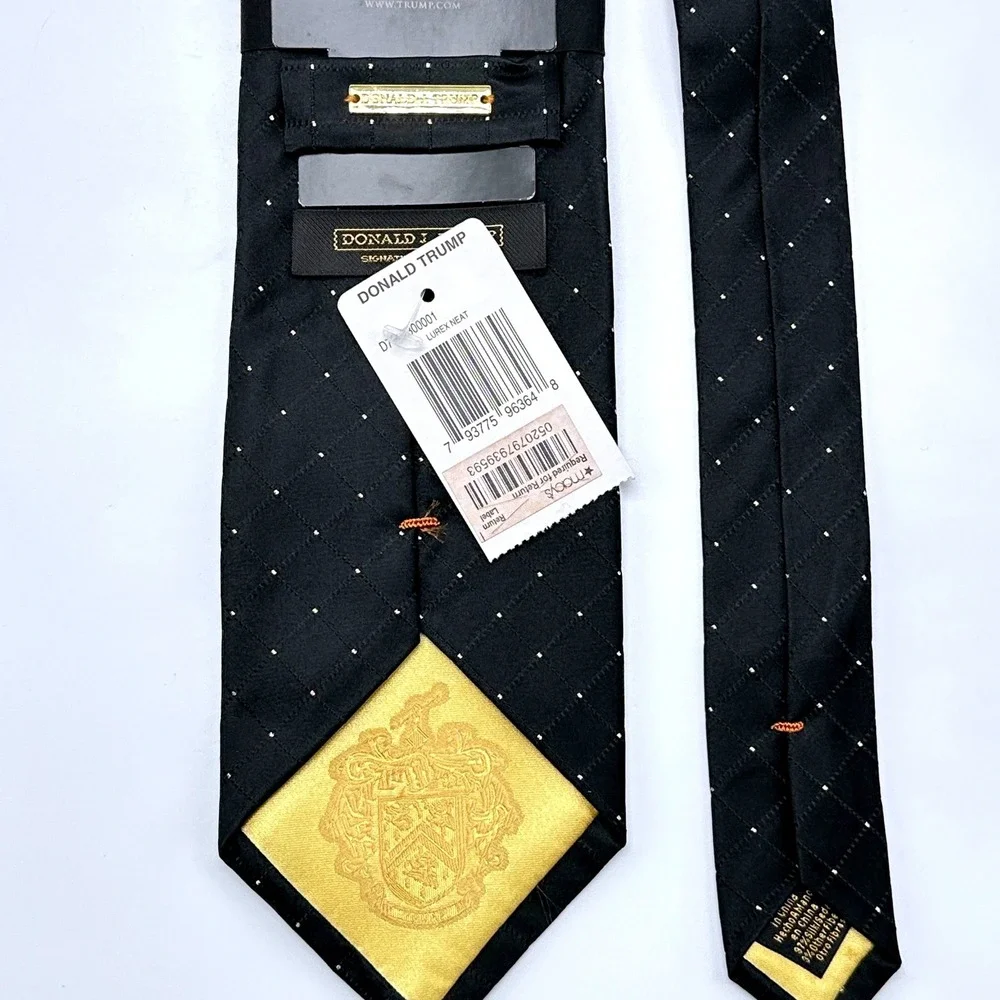 Donald J. Trump Signature Collection Black Gold Lurex Silk Blend Necktie 3.25
